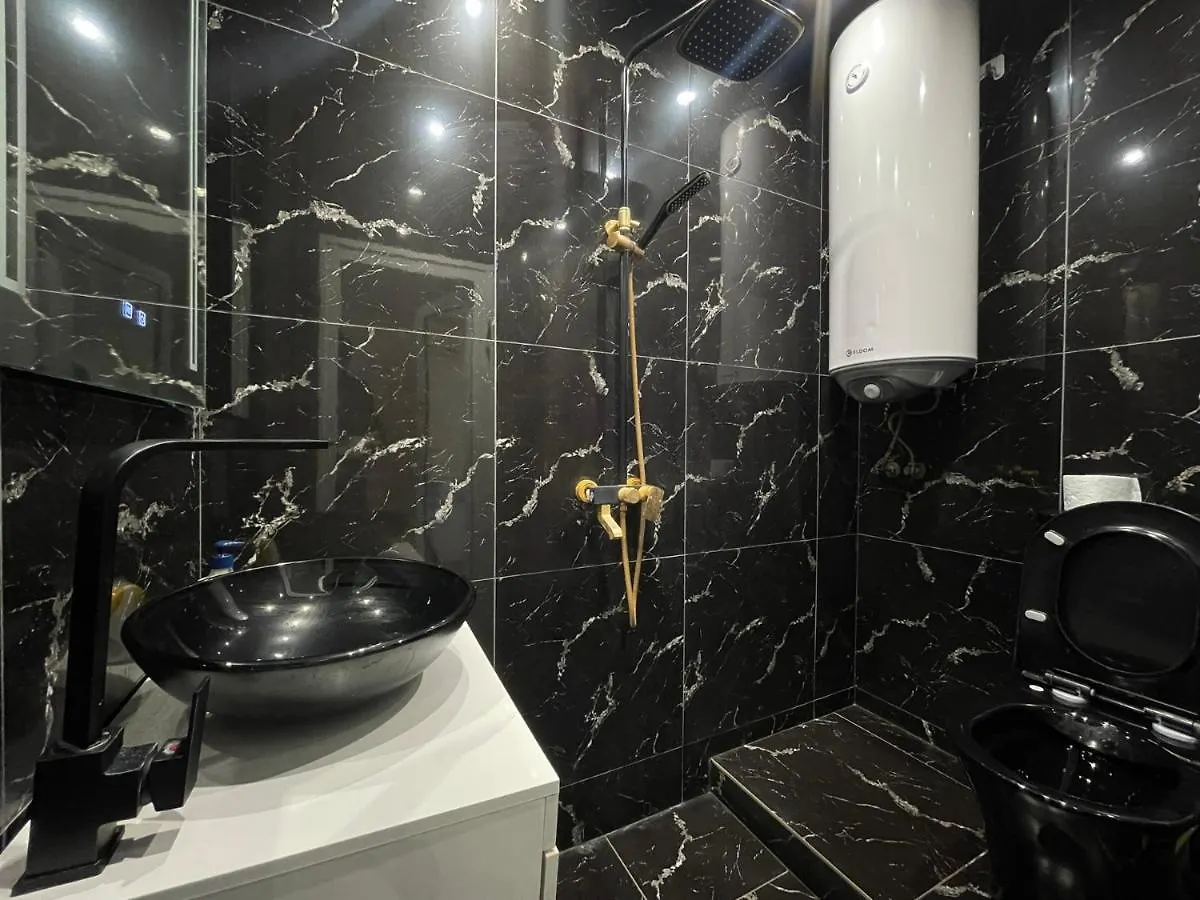 City-Centre Studio 1 Warna Apartment